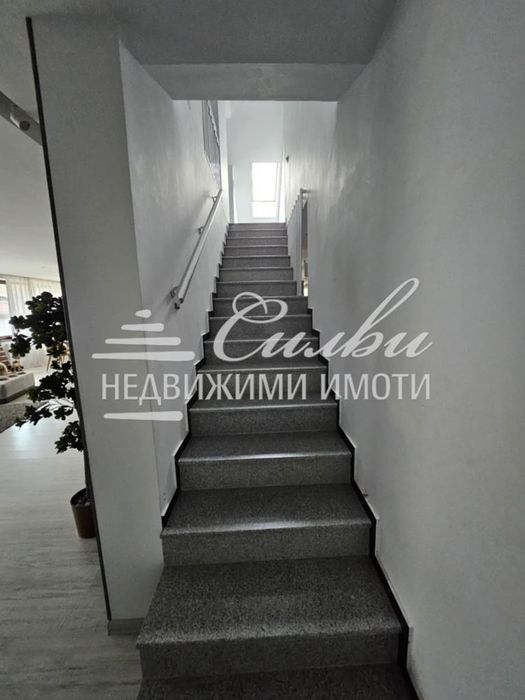 Продава се Мезонет в Шумен, Център - 400 кв.м за 1125 €/кв.м - Снимка #9