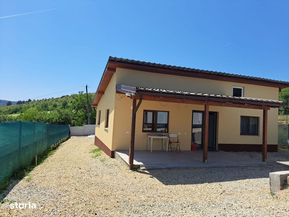 Vând casă parter în Teliucu Inferior, la 6km de Hunedoara, teren 555mp