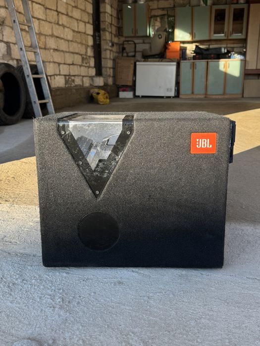 Срочно продам сабуфер JBL 2000w