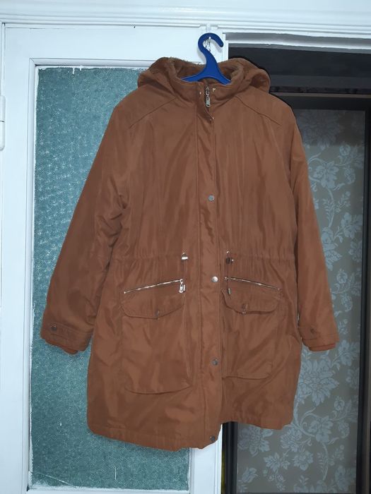 Продам женскую куртку