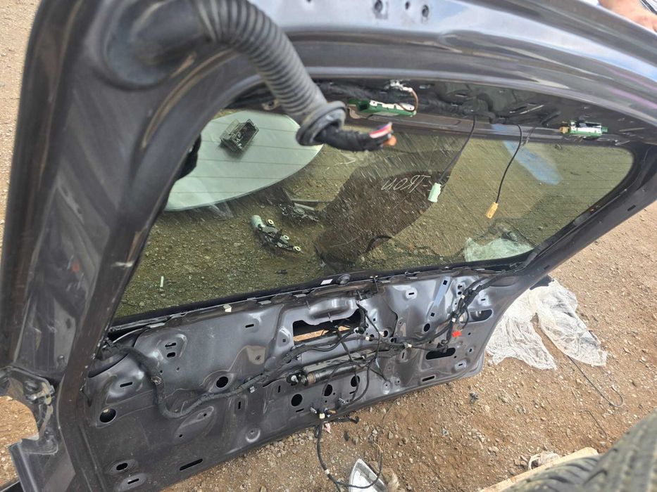 Заден капак (необорудван) със стъкло за Audi Q8 E- Tron