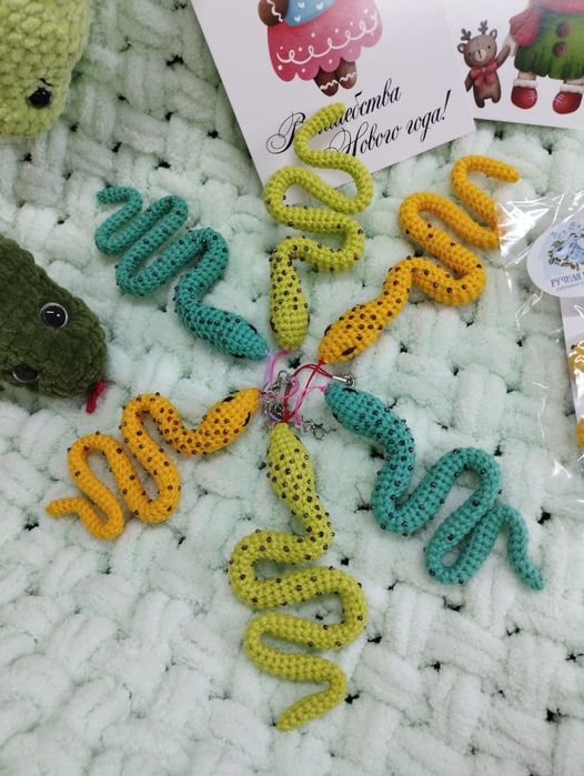 Змейка символ 2025 года