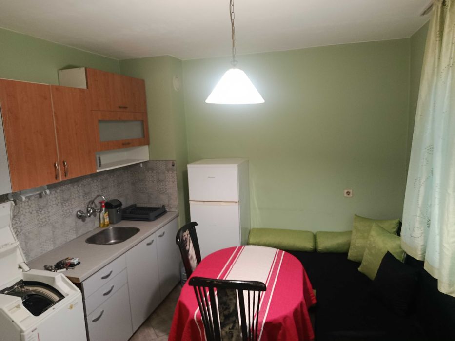 Под наем тристаен М.Рудник