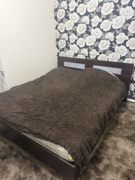 Продам спальный гарнитур