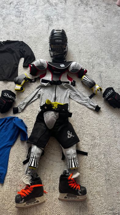 Продам форму для хоккея