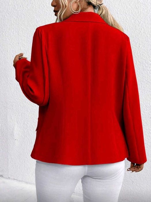 Дамско вталено червено сако 4XL