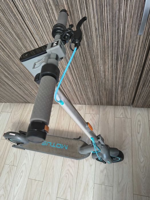 Trotineta electrica Motus Scooty