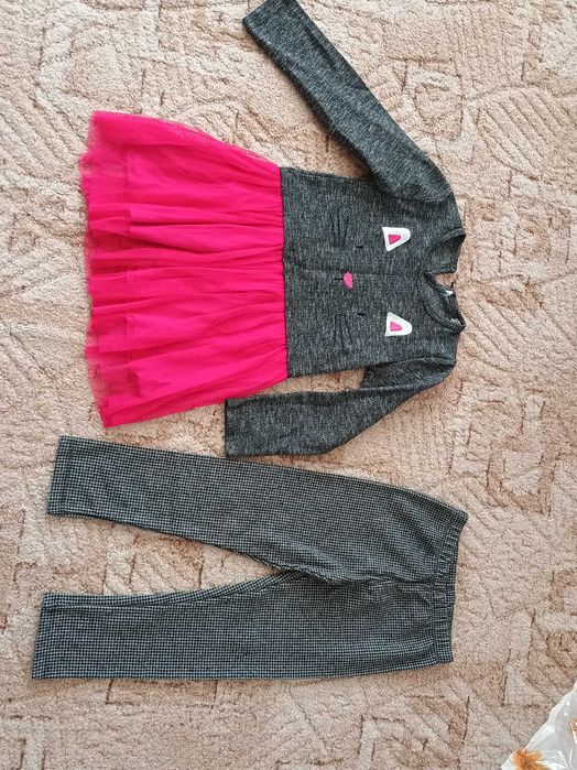 Продавам дрехи за момиче