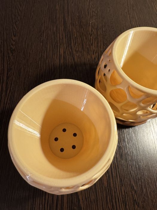 Горшок клетчатой формы