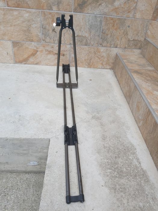 Vând suport auto pentru biciclete