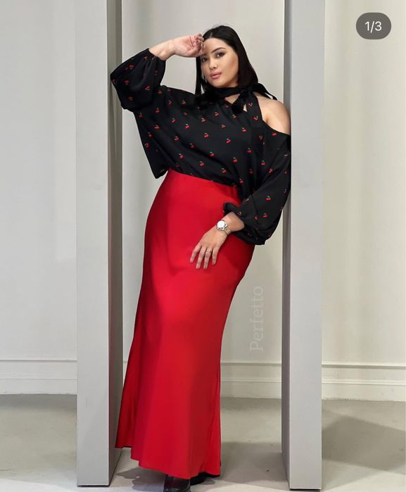 Зеленая атласная юбка