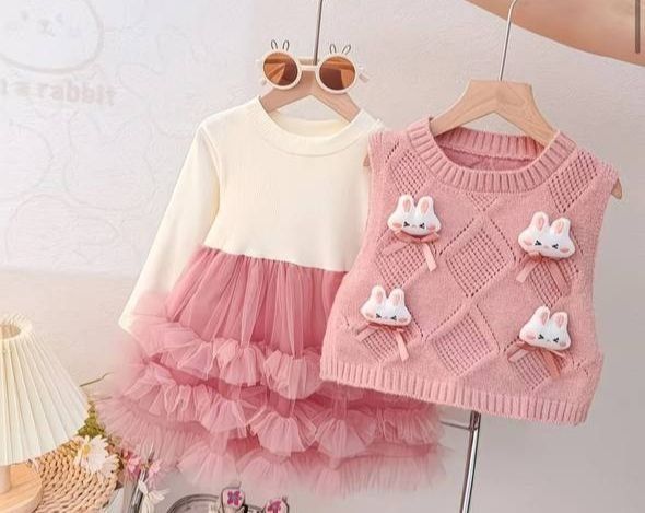 1 yoshdan 3 yoshgacham bo'lgan qizaloqlar uchun koylaklar.