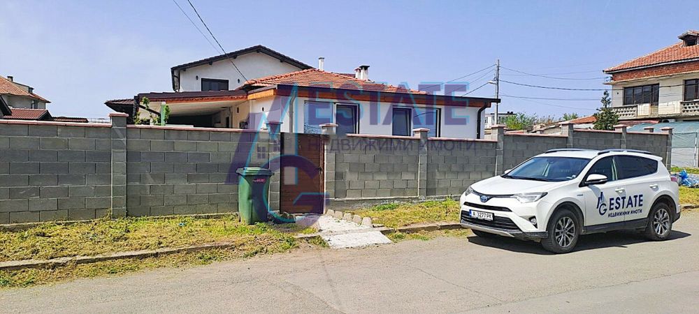 Едноетажна тухлена къща в с. Тънково, на 7 км от Слънчев бряг