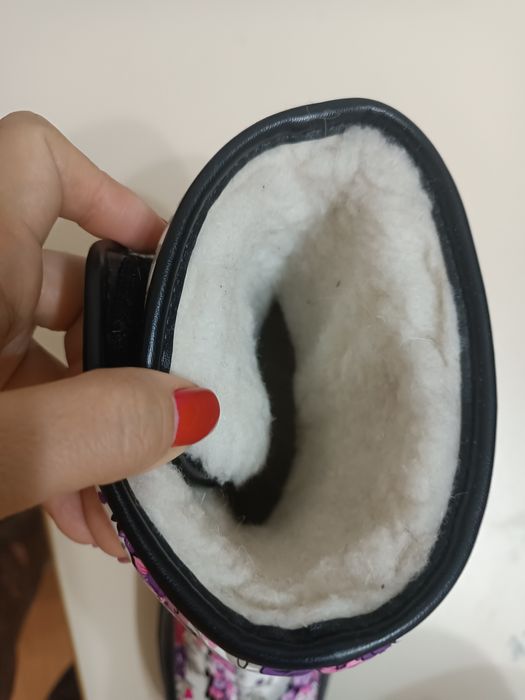 Дутыши -4900тг . Размер 38