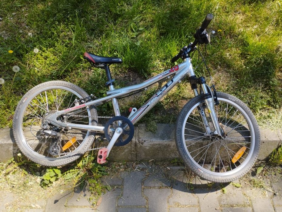 Bicicleta MTB  Agresor 20 pt copii