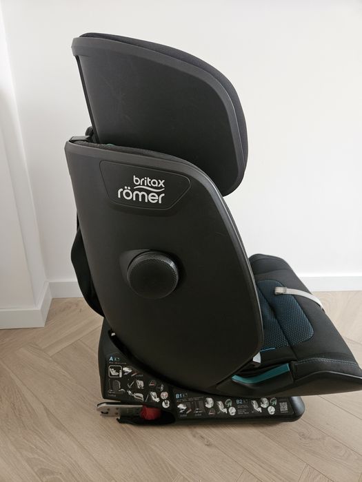 Scaun auto copio BRITAX ROMER advansafix IV 9-36kg