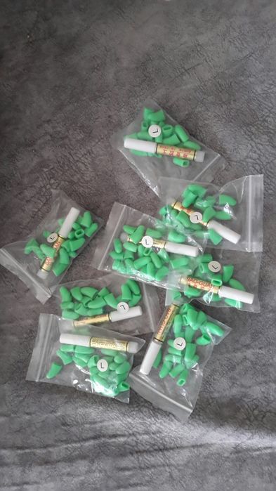 Продам одежда для кошек и силиконовые  антицарапки для собак