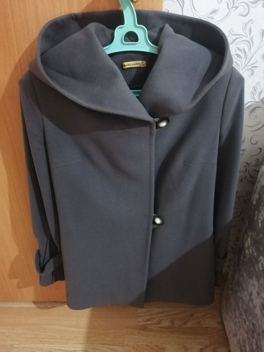 Женское пальто 42 р