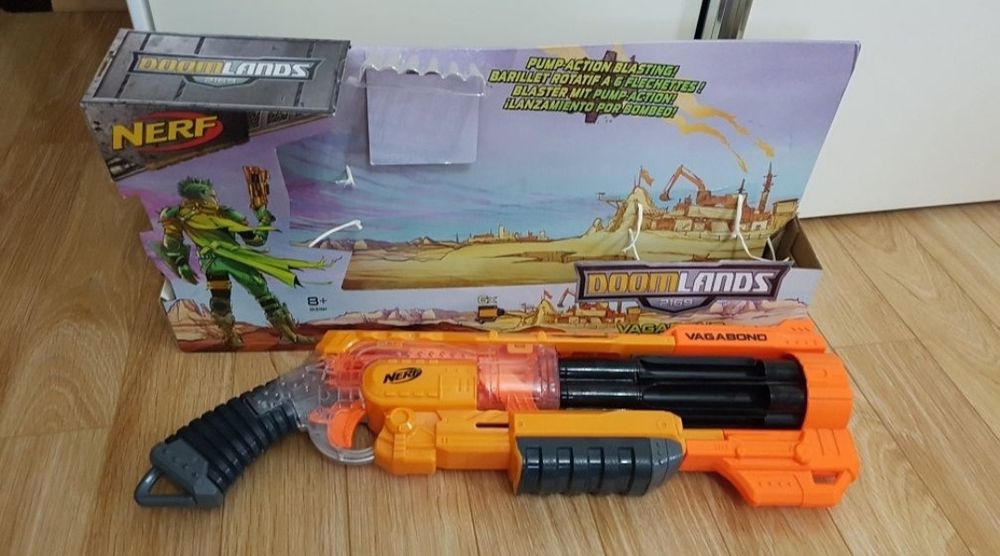 Jucărie Nerf,  Doom Lands