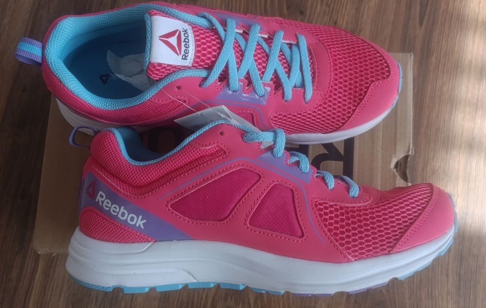 Нови маратонки Reebok N39