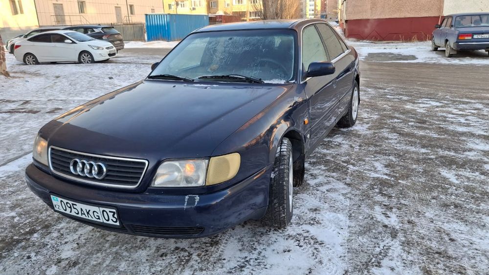 Машина Audi A6, 1995 г