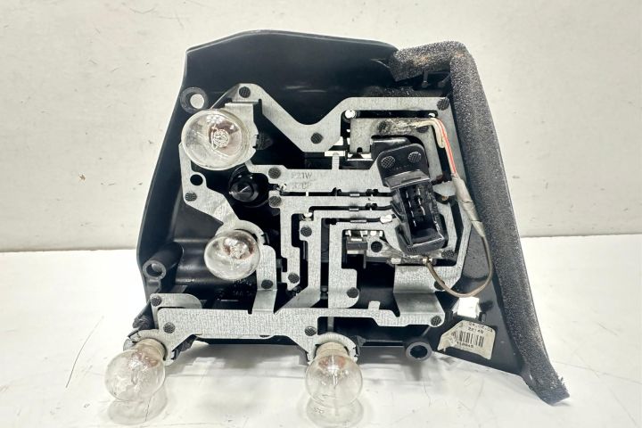 Soclu Stop Stanga  388047L BMW Seria 3 E46 (facelift)