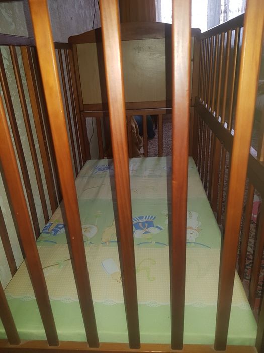 Продаётся детская кроватка