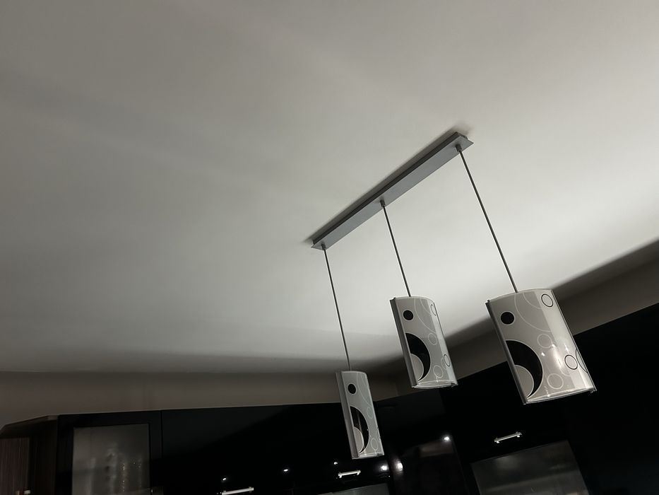 Абажур с кристали и висящ абажур