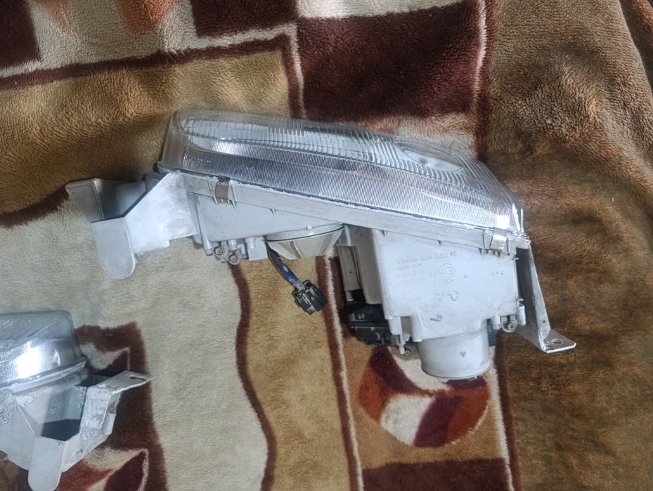 Фары на Мазда кронус 626