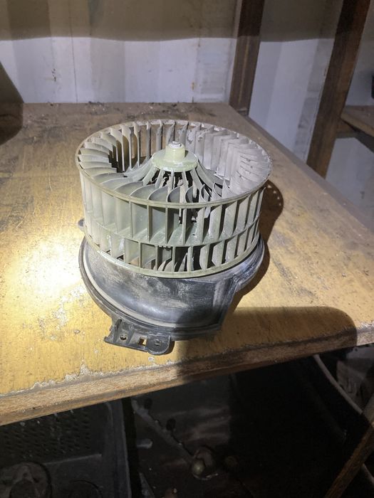 Ветилятор моторчик печки Мерседес W124 / Mercedes W124