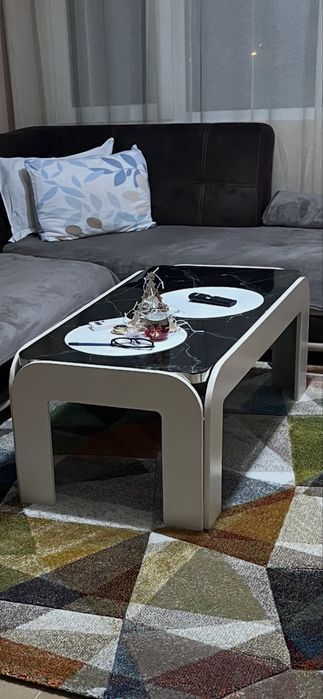 Продавам холна маса