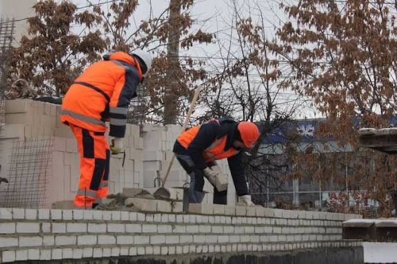 Бригада строителей выполняем все виды строительных работ.