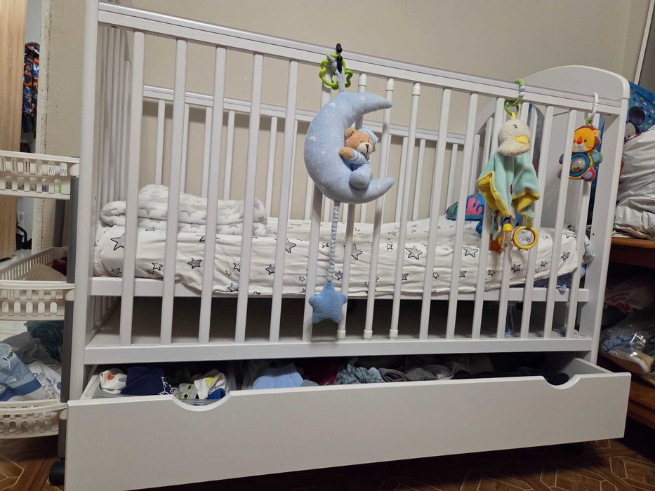 Бебешко креватче на колелца