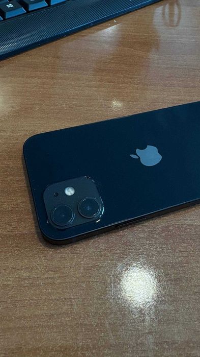 Продаю Apple Iphone 12