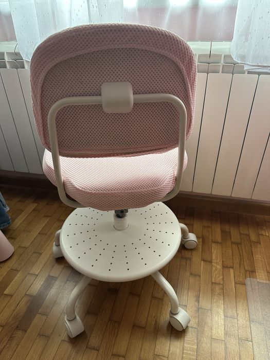 Продавам ученически стол VIMUND ИКЕА