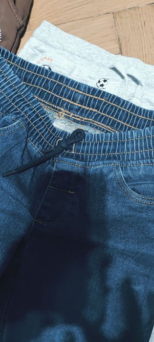 Lot 9 pantaloni, măr 134, blugi 140