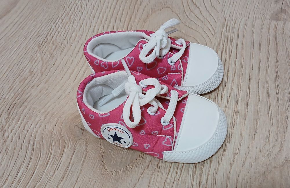 3 чифта Бебешки обувчици 17 и 18 размер. нови