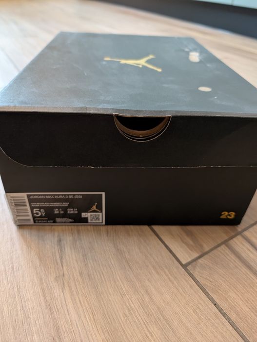 vand papuci Jordan Max Aura 3 SE