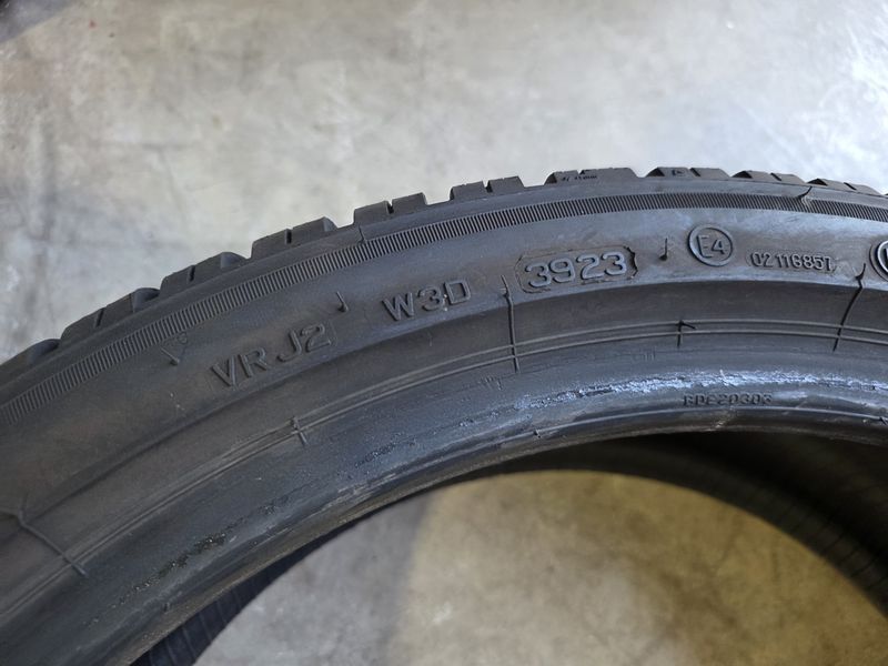 225/40/19 BRIDGESTONE 2бр