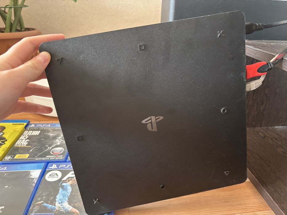Sony PlayStation 4 Slim 1TB + Игры