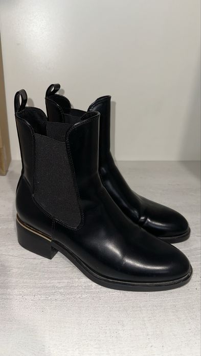 Продам ботильоны Zara