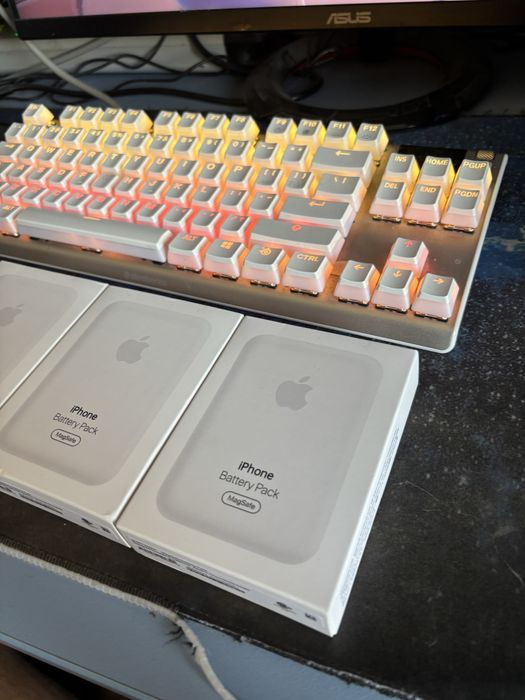 3 baterrii externe apple