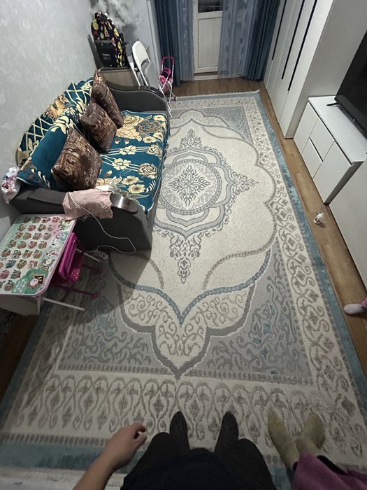 Продам ковер в хорошем состоянии