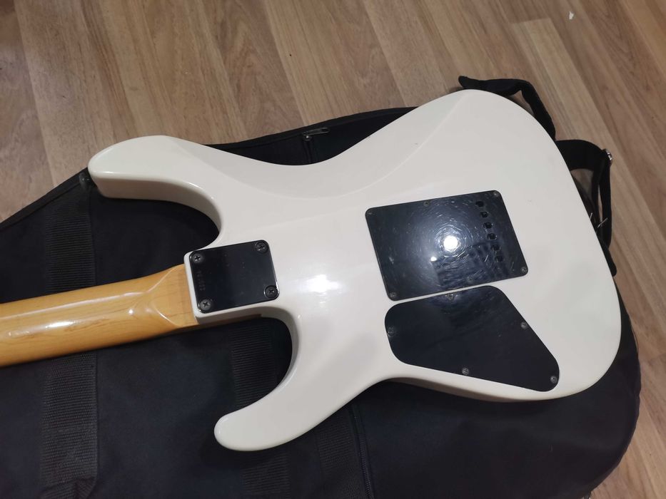 Продавам     ел китара