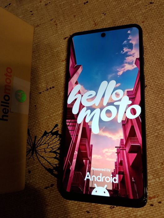 Продам смартфон Motorola g54