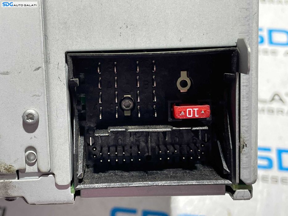 Unitate Radio CD Player RCD 310 Volkswagen Touran 1T1 2003 - 2007 Cod 1K0035186AP [L3079]