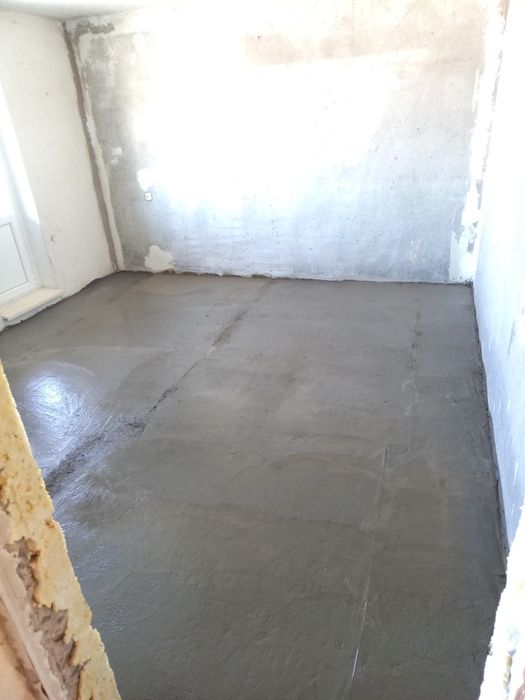 Заливка пола стяжки