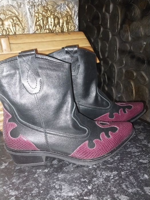 Кожанные казачки продам