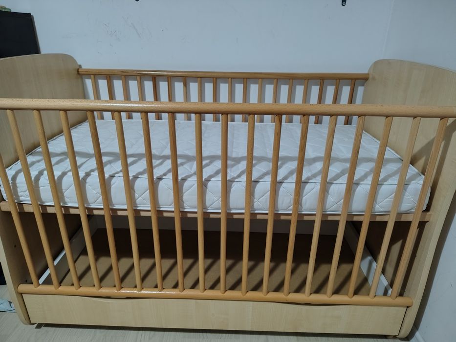 Vând pătuț nou nu a fost deloc folosit doar montat.