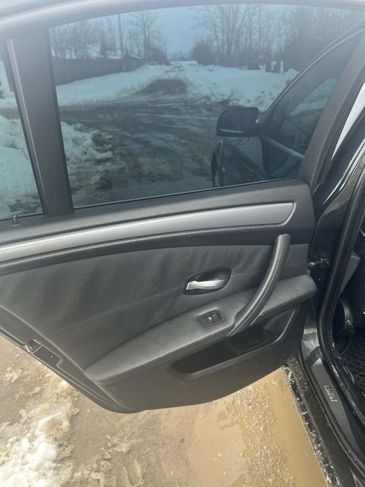 Vând sau dezmembrez